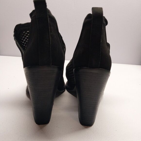 Vince Camuto Kensa Perforated Booties 8.5M Black Boho Chic Whimsigoth Bikercore - Picture 8 of 14